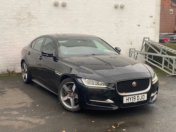Used Jaguar XE 2019 for sale - 76536176: Photo