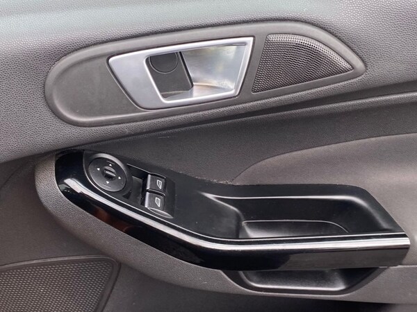 Used Ford Fiesta 2015 for sale - 76210441: Photo 17