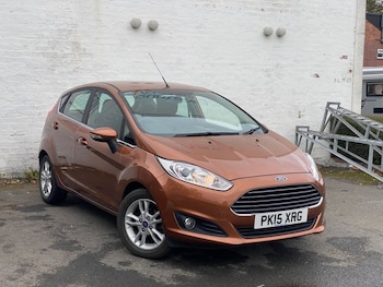 Used Ford Fiesta 2015 for sale - 76210441: Photo 2
