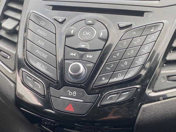 Used Ford Fiesta 2015 for sale - 76210441: Photo 34