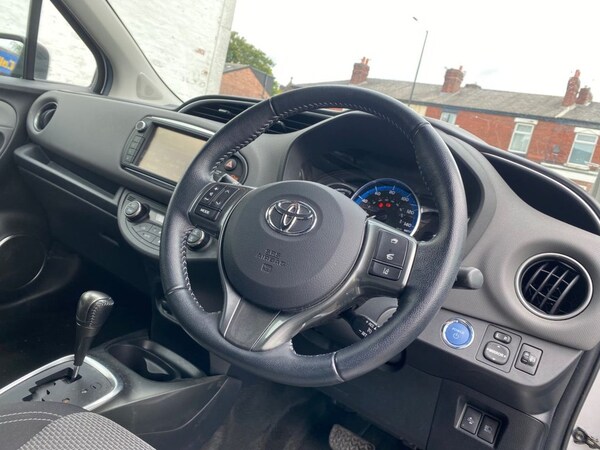 Used Toyota Yaris 2016 for sale - 76235321: Photo 11