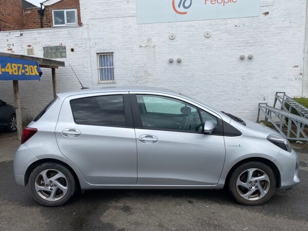 Used Toyota Yaris 2016 for sale - 76235321: Photo 12