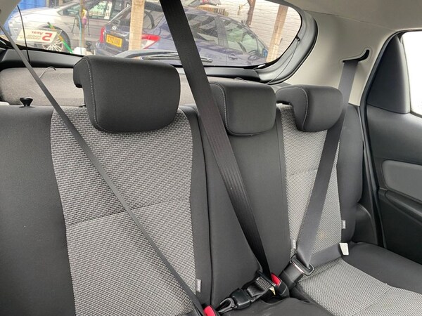 Used Toyota Yaris 2016 for sale - 76235321: Photo 14