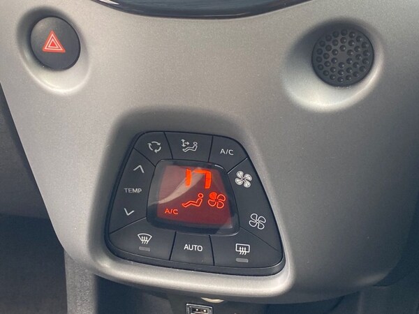 Used Toyota AYGO 2019 for sale - 76266553: Photo 39