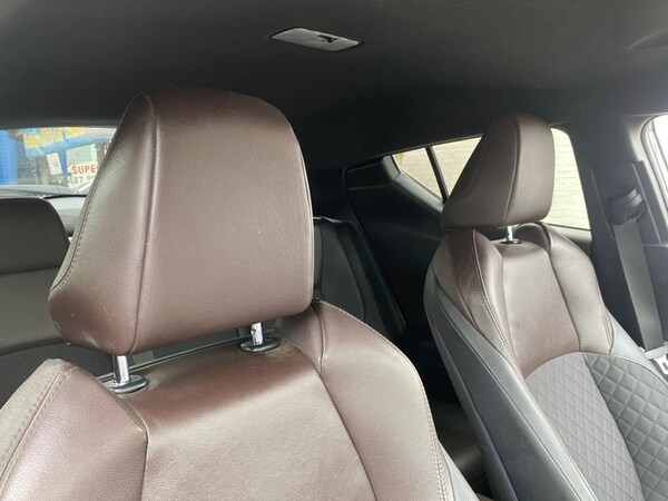 Used Toyota C-HR 2018 for sale - 76280235: Photo 16