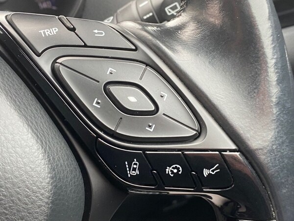 Used Toyota C-HR 2018 for sale - 76280235: Photo 48
