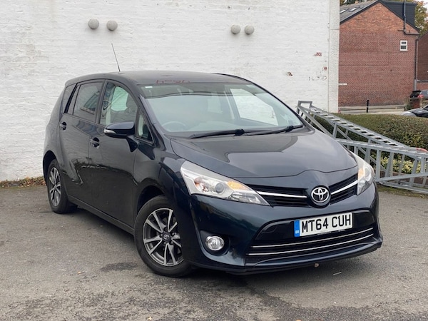 Used Toyota Verso 2015 for sale - 76312953: Photo 2