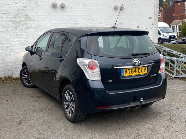 Used Toyota Verso 2015 for sale - 76312953: Photo 6