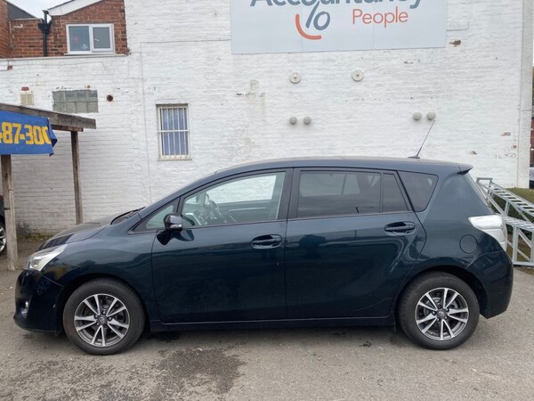 Used Toyota Verso 2015 for sale - 76312953: Photo 7