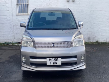 Used Toyota Voxy 2020 for sale - 76323038: Photo