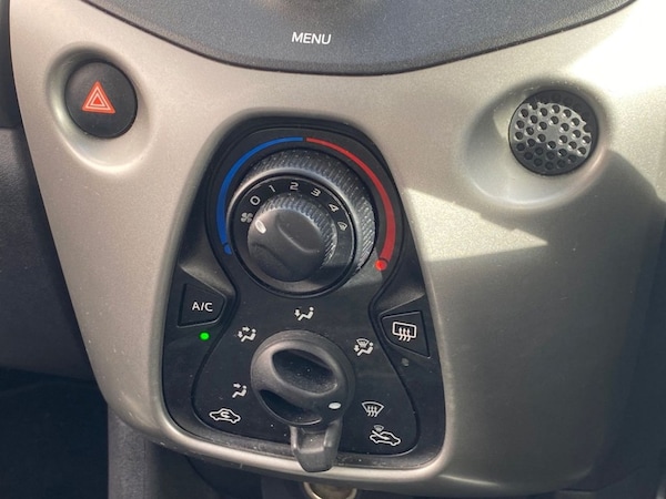 Used Toyota AYGO 2016 for sale - 76009461: Photo 38