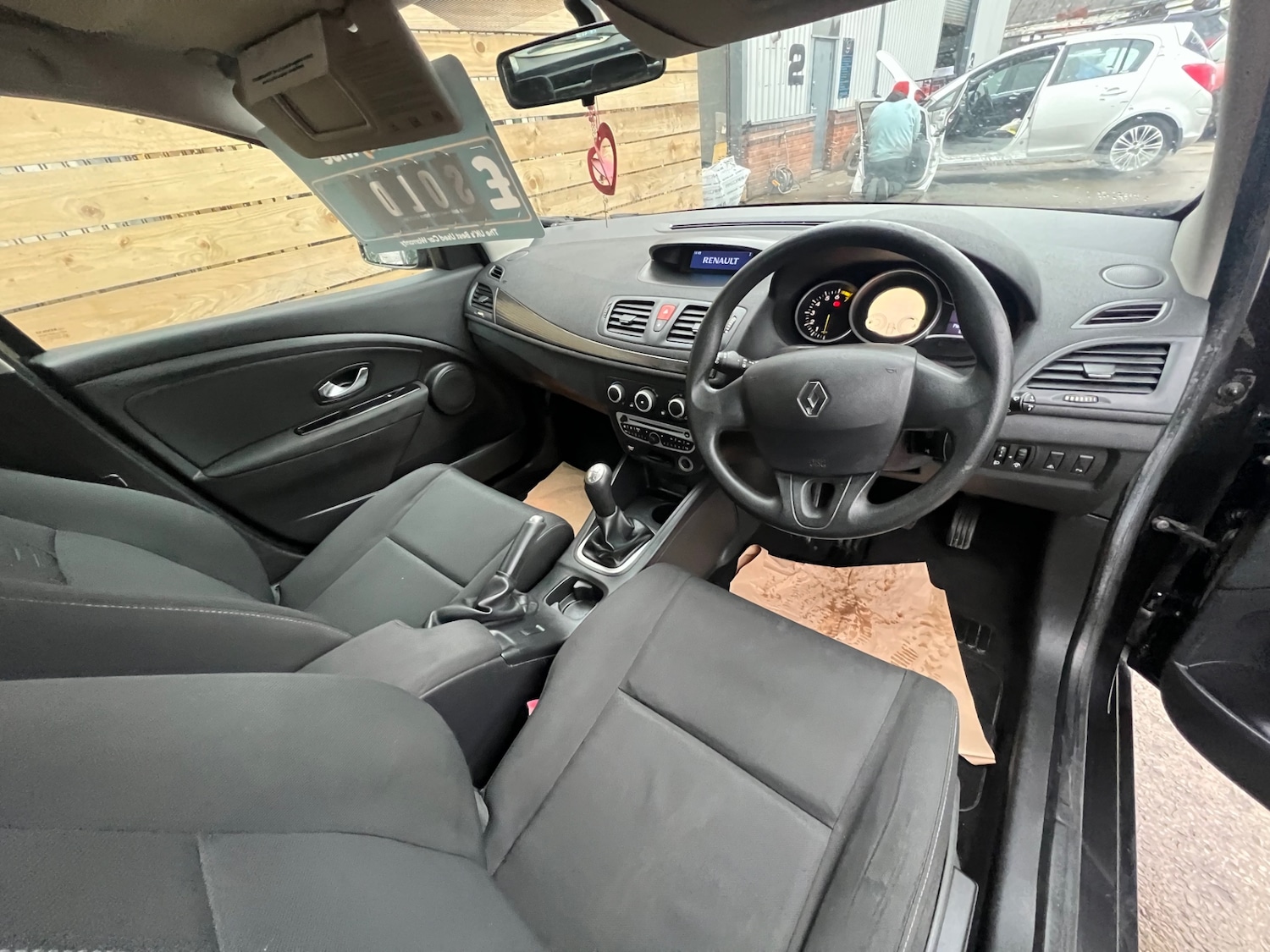 Used Renault Megane 2010 for sale - 77138019: Photo 10