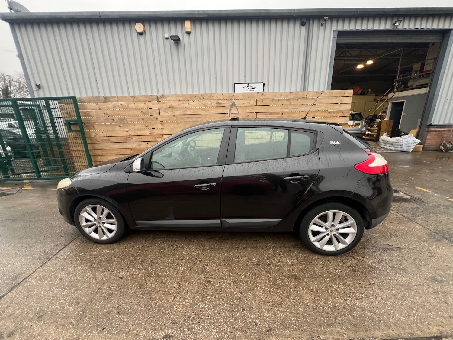 Used Renault Megane 2010 for sale - 77138019: Photo 3