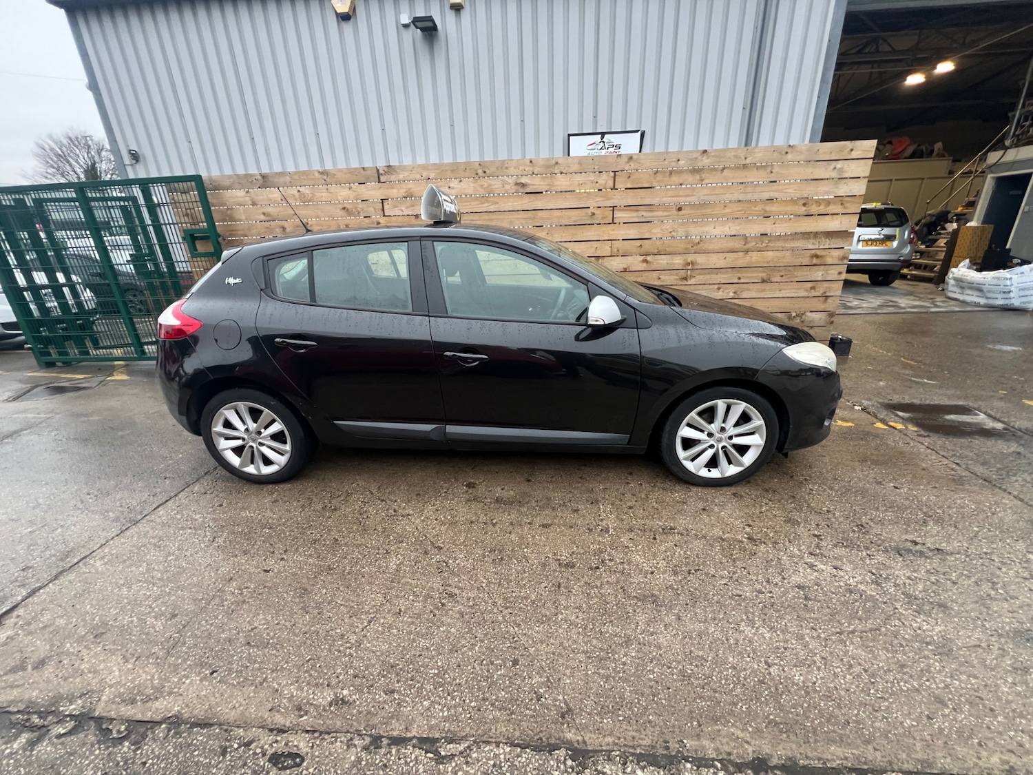 Used Renault Megane 2010 for sale - 77138019: Photo 7