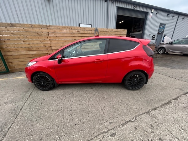 Used Ford Fiesta 2012 for sale - 76237516: Photo 2