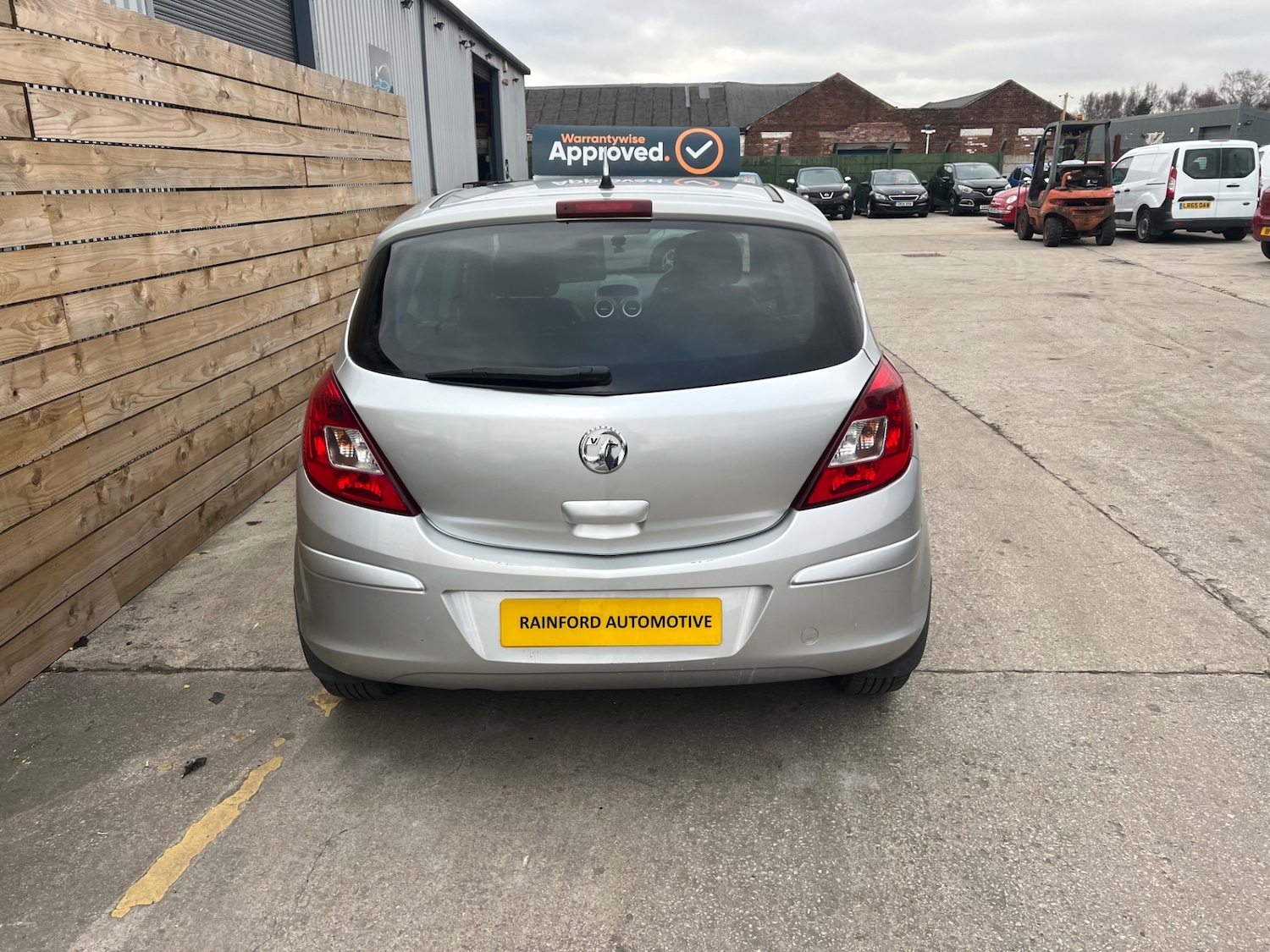 Used Vauxhall Corsa 2011 for sale - 77312748: Photo 5
