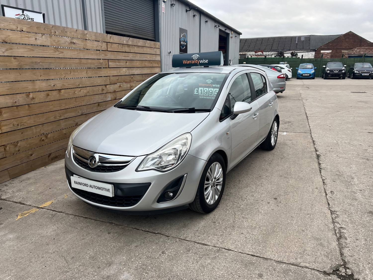 Used Vauxhall Corsa 2011 for sale - 77483000: Photo 2