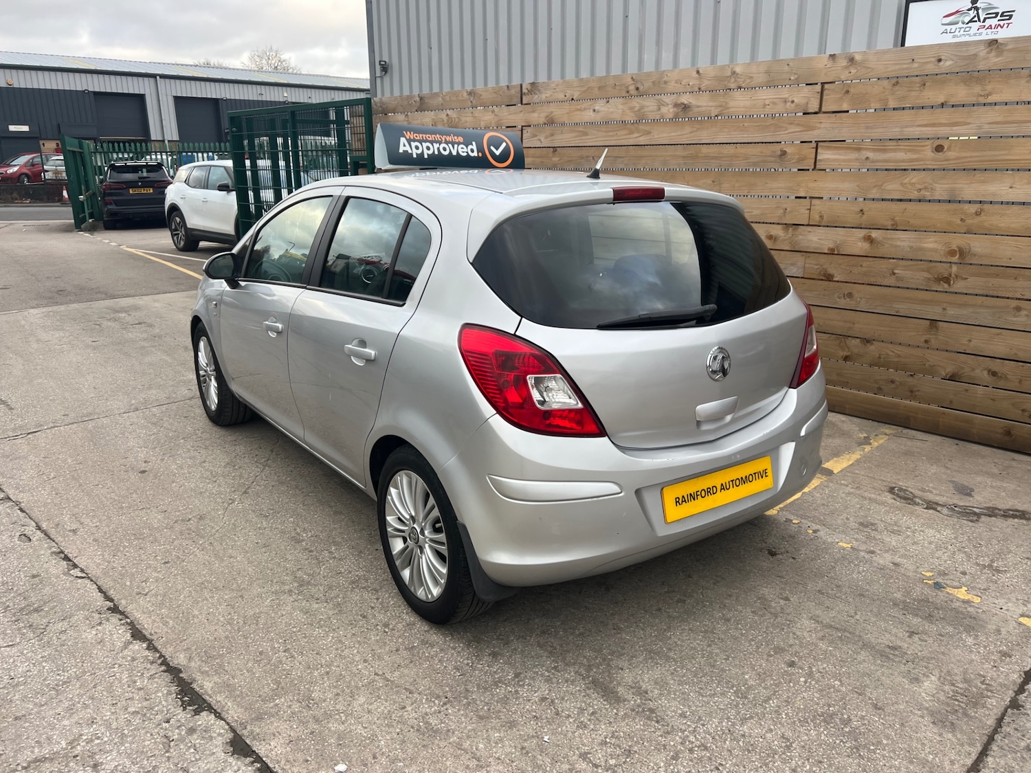 Used Vauxhall Corsa 2011 for sale - 77483000: Photo 4