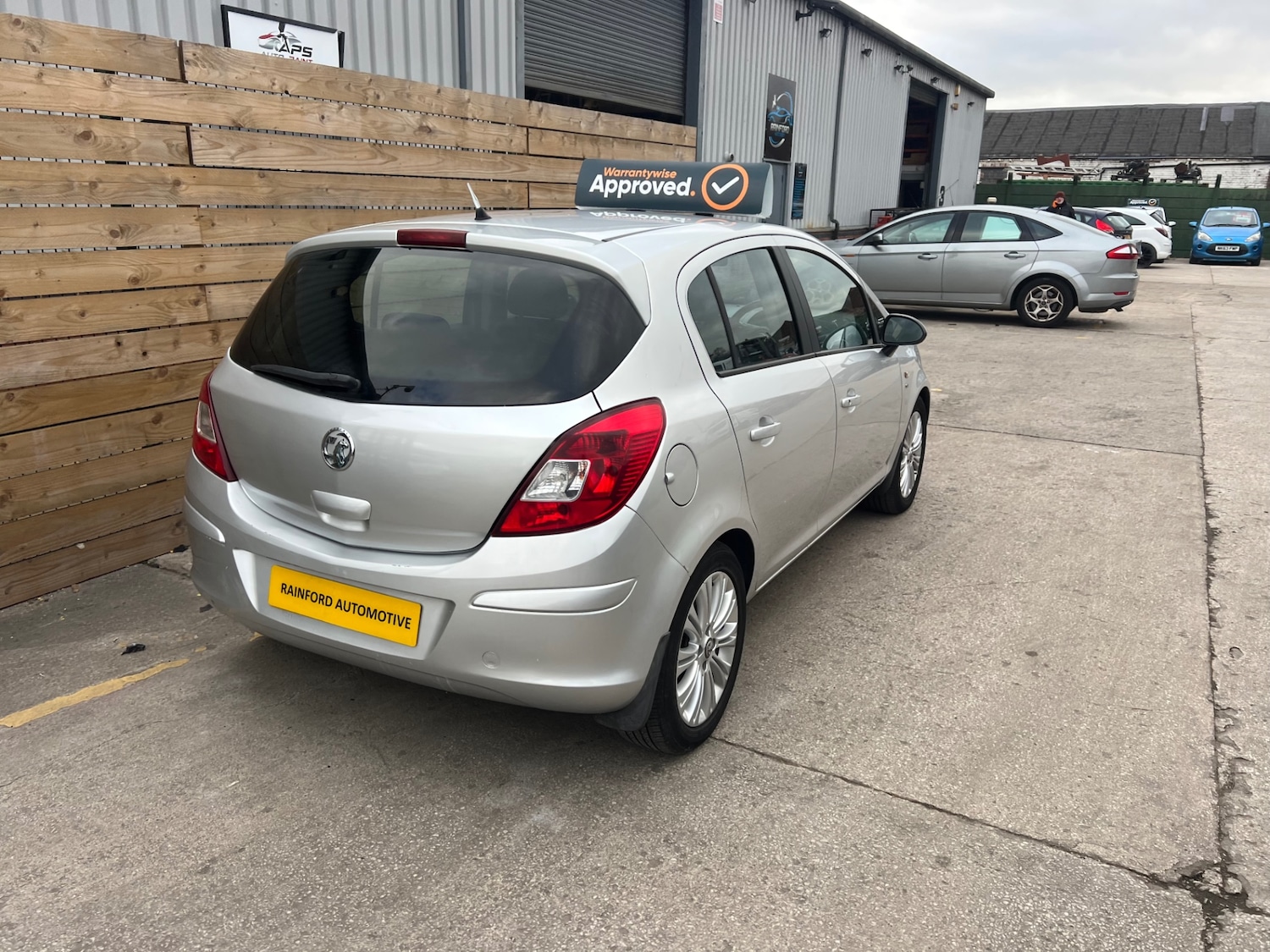 Used Vauxhall Corsa 2011 for sale - 77483000: Photo 6