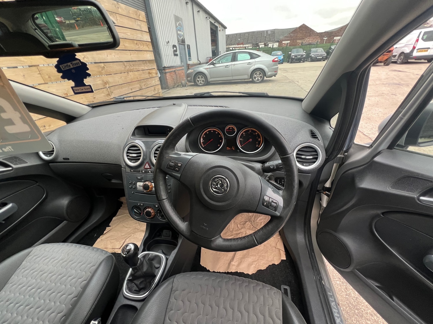 Used Vauxhall Corsa 2011 for sale - 77483000: Photo 9