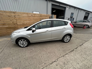Used Ford Fiesta 2011 for sale - 76238498: Photo 2