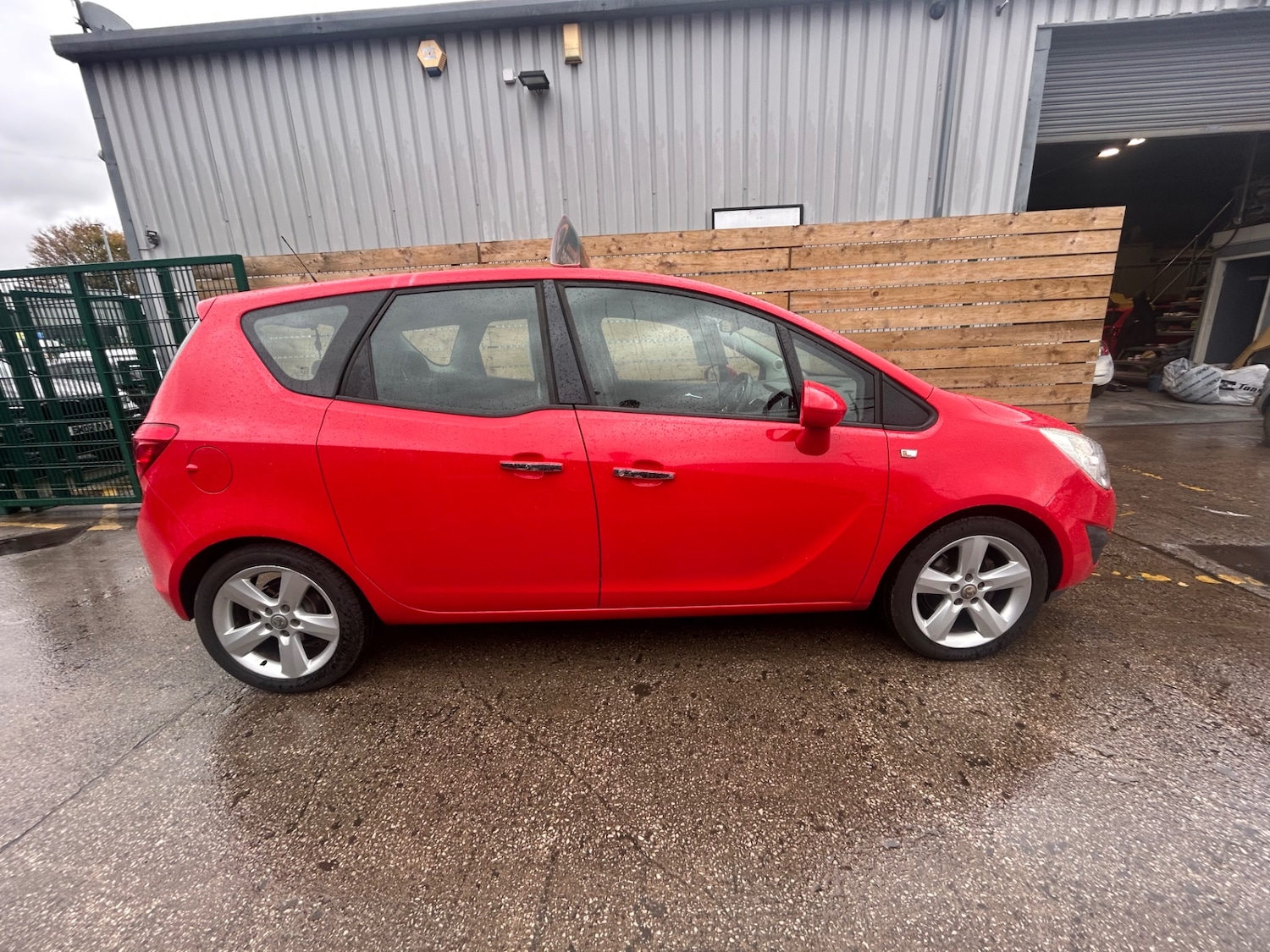 Used Vauxhall Meriva 2013 for sale - 76426480: Photo 3