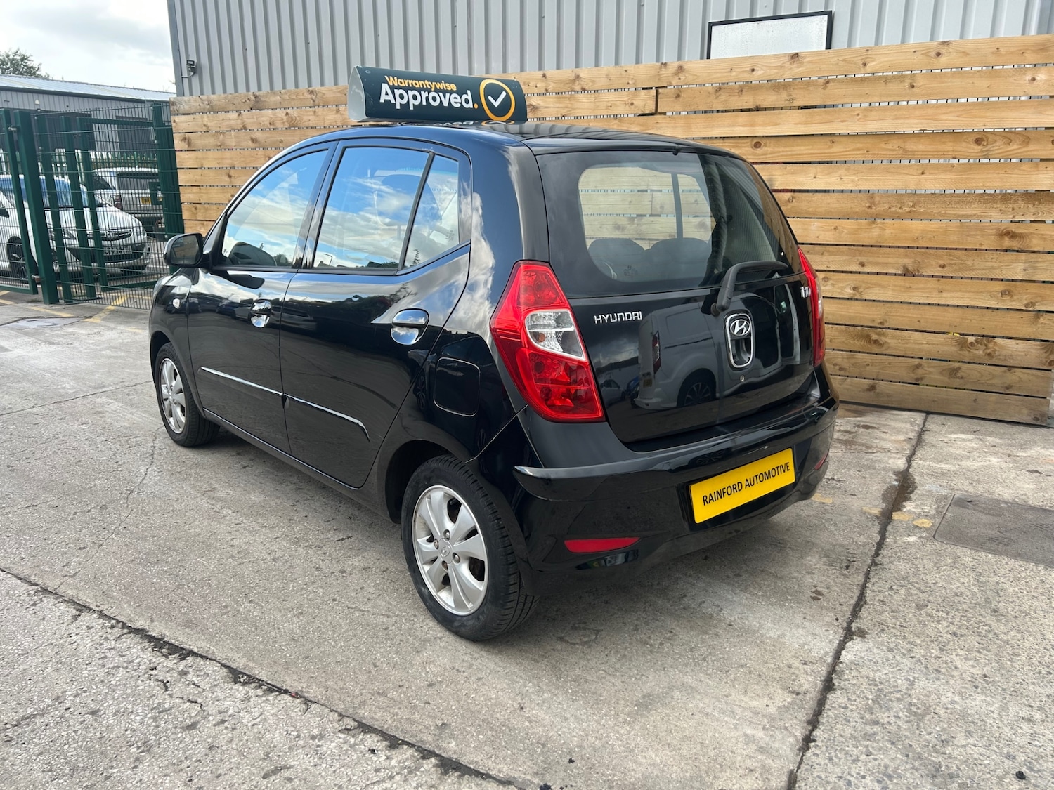 Used Hyundai i10 2013 for sale - 75933206: Photo 2