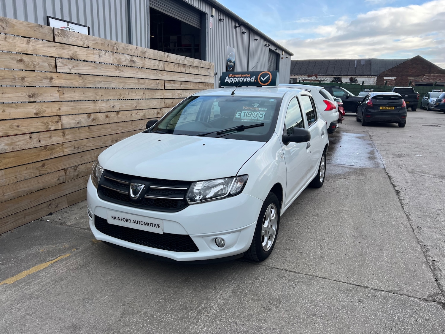 Used Dacia Sandero 2015 for sale - 77676413: Photo 2