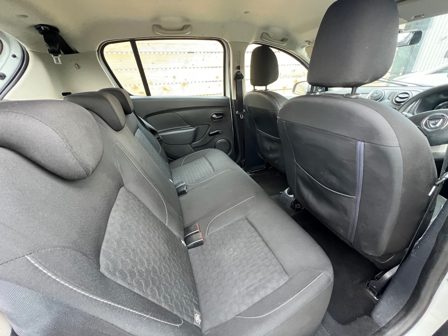 Used Dacia Sandero 2015 for sale - 77676413: Photo 9