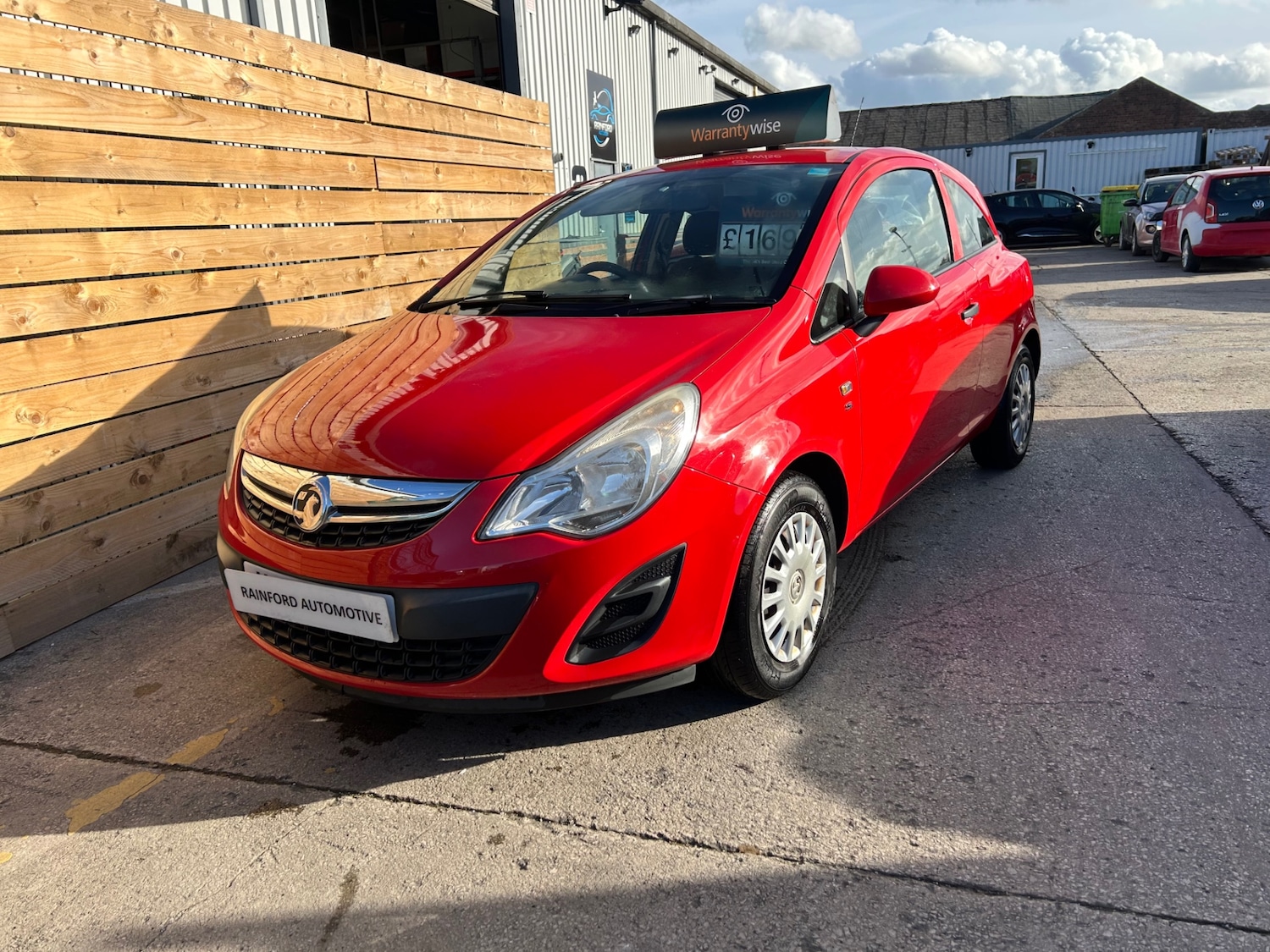 Used Vauxhall Corsa 2013 for sale - 76555524: Photo 2