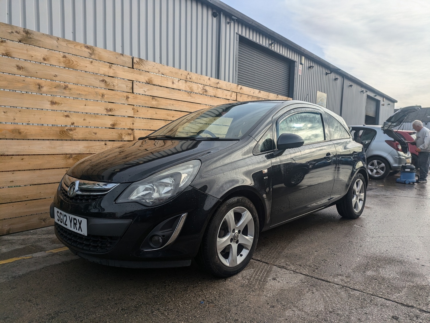 Used Vauxhall Corsa 2012 for sale - 76412443: Photo 1