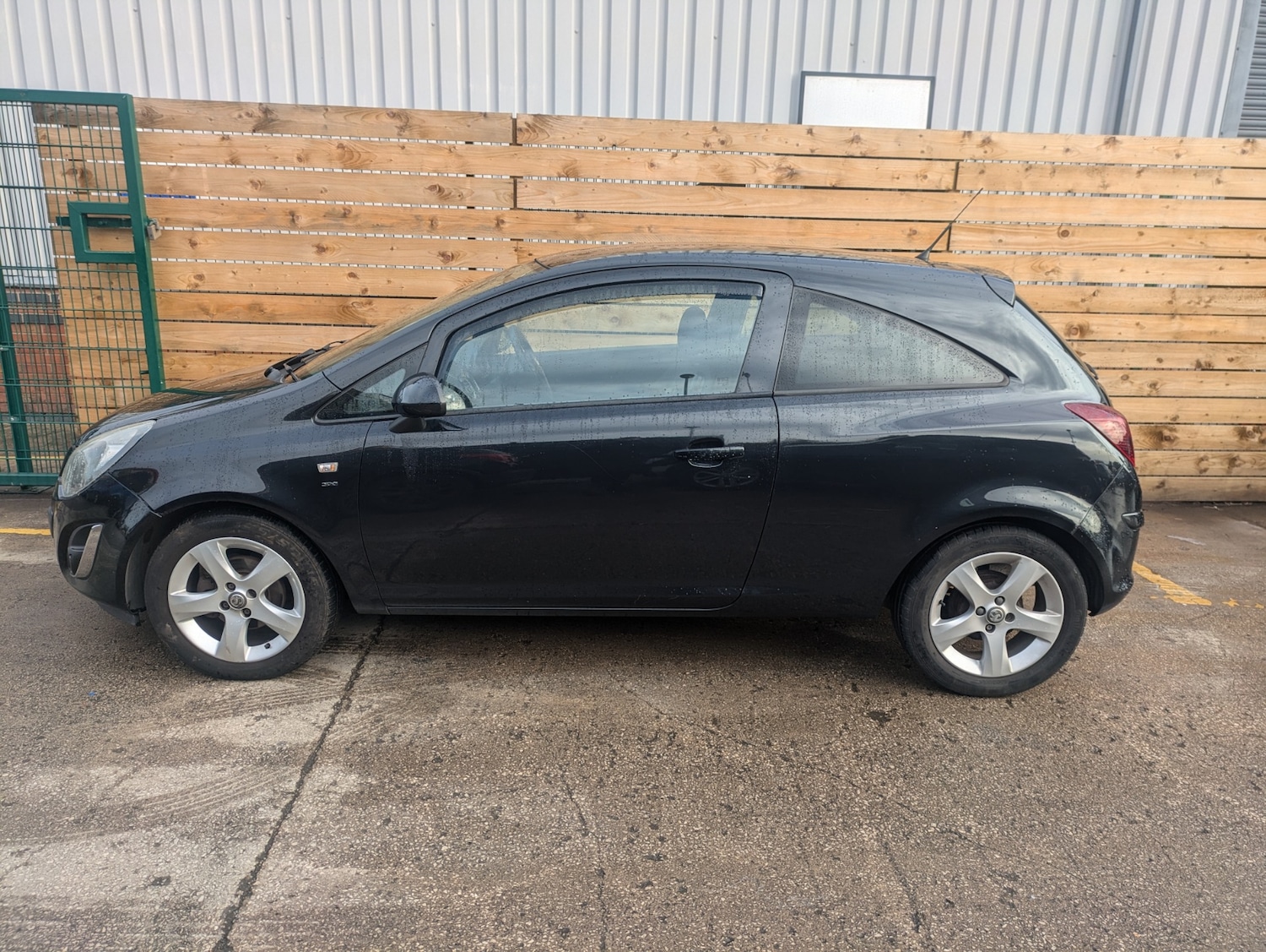 Used Vauxhall Corsa 2012 for sale - 76412443: Photo 4