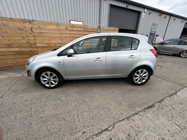 Used Vauxhall Corsa 2014 for sale - 76209049: Photo 2
