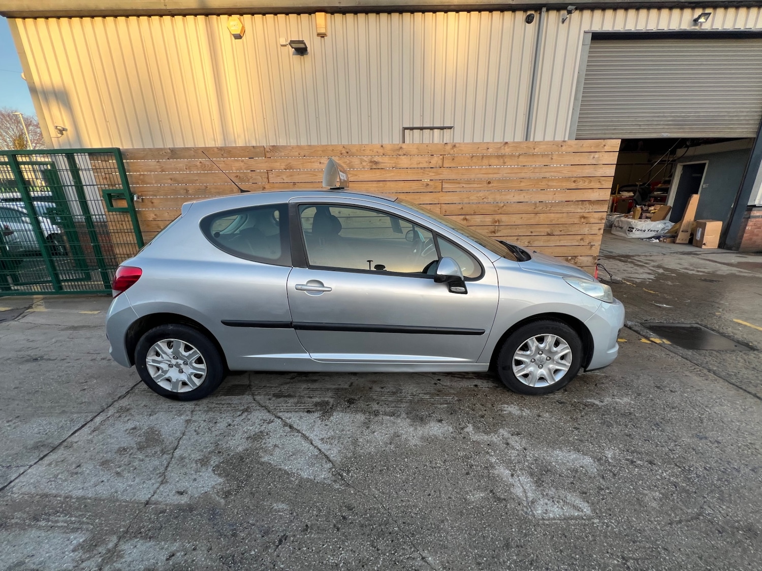 Used Peugeot 207 2009 for sale - 77004627: Photo 7