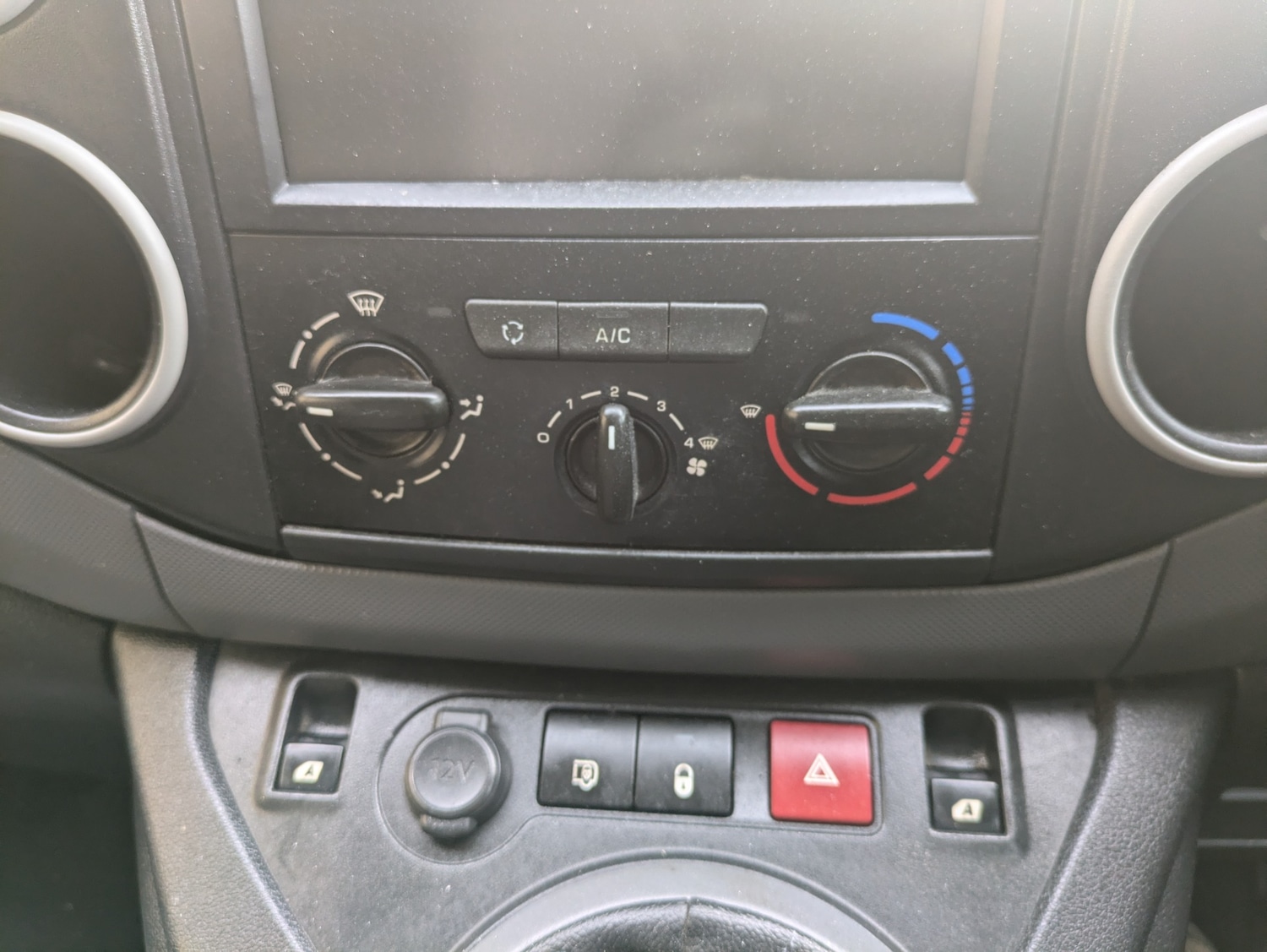 Used Peugeot Partner 2015 for sale - 76412541: Photo 14