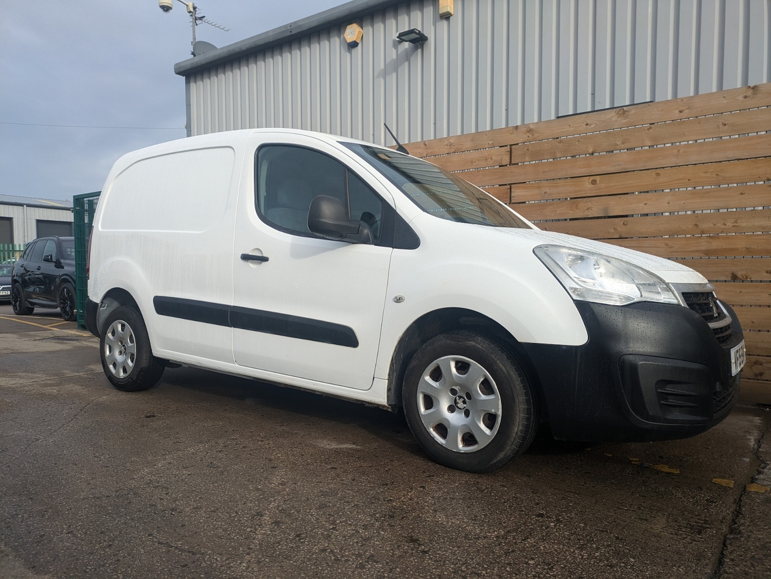 Used Peugeot Partner 2015 for sale - 76412541: Photo 4