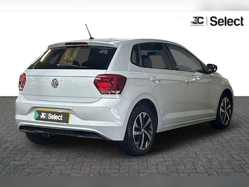 Used Volkswagen Polo 2018 for sale - 76152438: Photo 2