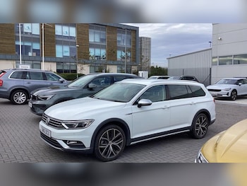 Used Volkswagen Passat 2016 for sale - 76109579: Photo