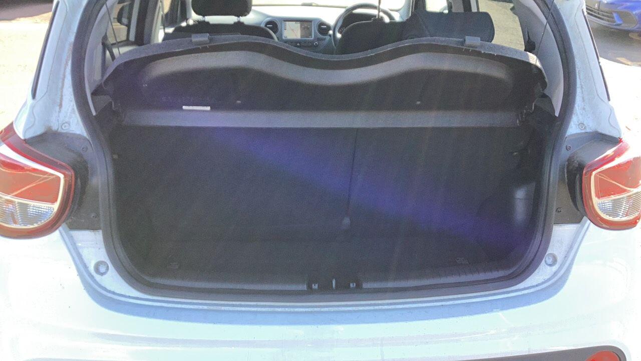 Used Hyundai i10 2020 for sale - 76152162: Photo 5