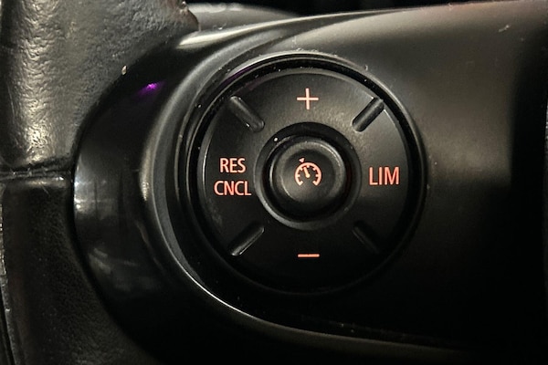 Used MINI Hatch 2018 for sale - 76073062: Photo 8