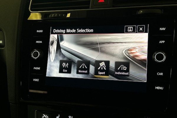 Used Volkswagen Golf 2019 for sale - 75609301: Photo 23