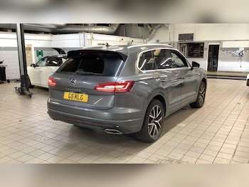 Used Volkswagen Touareg 2023 for sale - 75609595: Photo