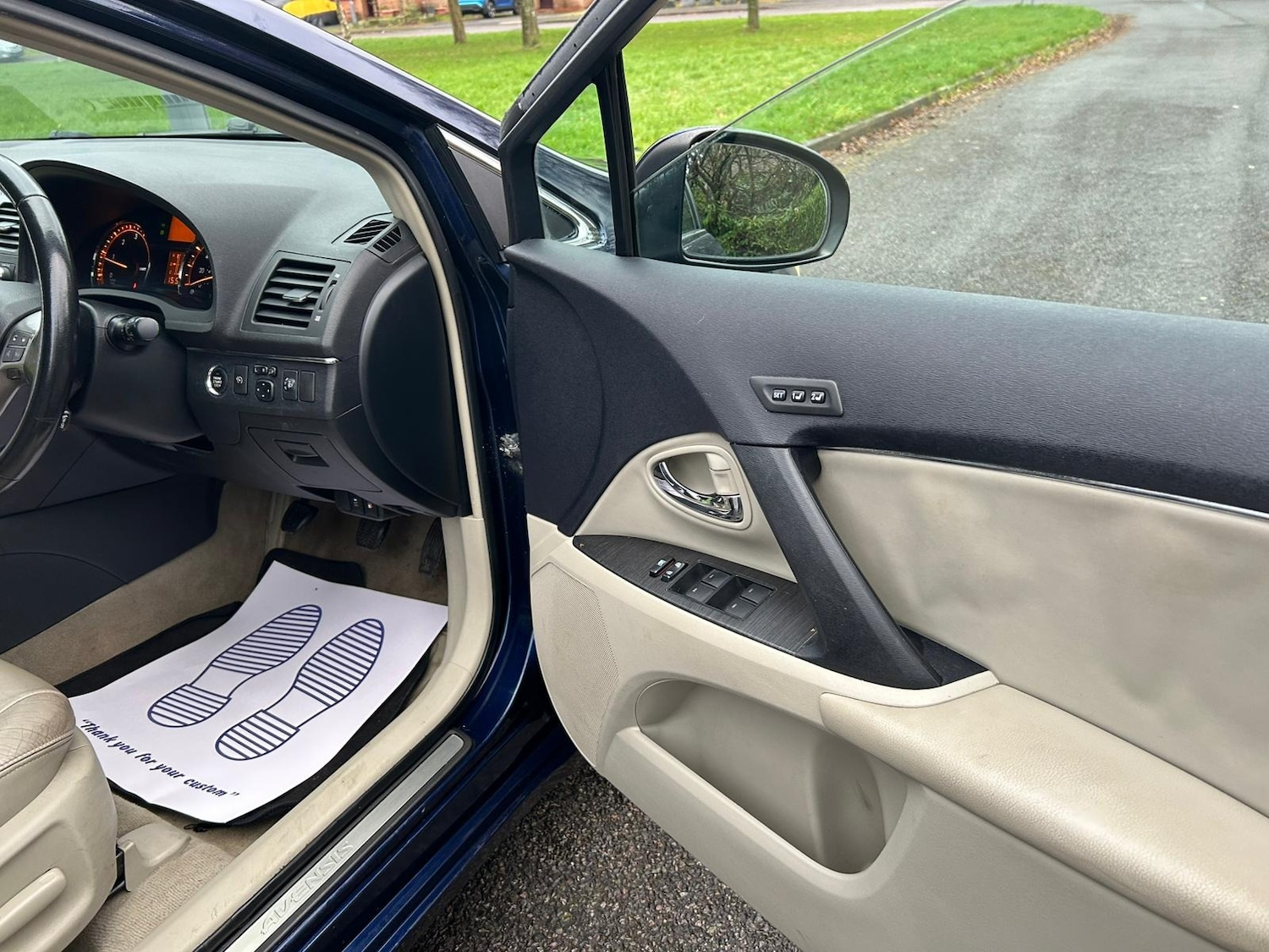 Used Toyota Avensis 2009 for sale - 77056629: Photo 11