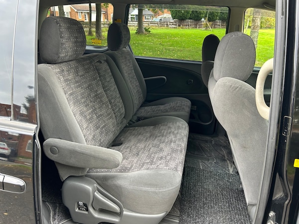 Used Toyota Estima 2017 for sale - 76268632: Photo 8