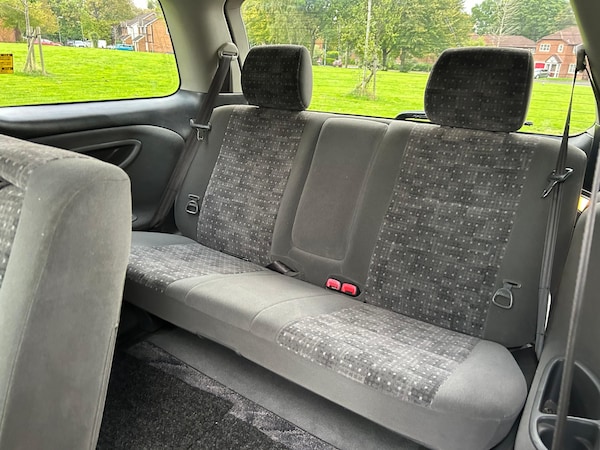 Used Toyota Estima 2017 for sale - 76268632: Photo 9