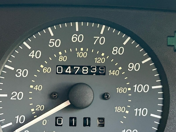 Used Daihatsu Sirion 2000 for sale - 76211072: Photo 27