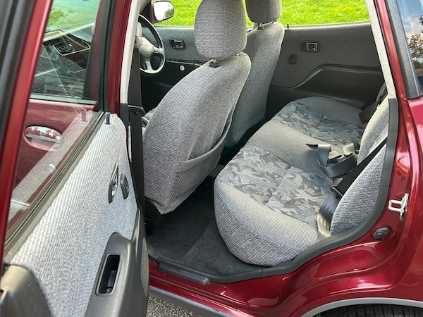 Used Daihatsu Sirion 2000 for sale - 76211072: Photo 8