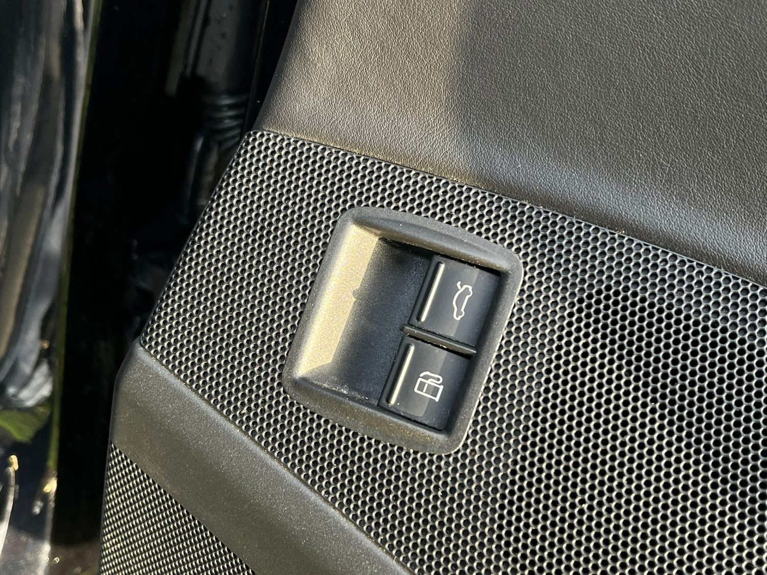 Used Volkswagen CC 2012 for sale - 76699708: Photo 26