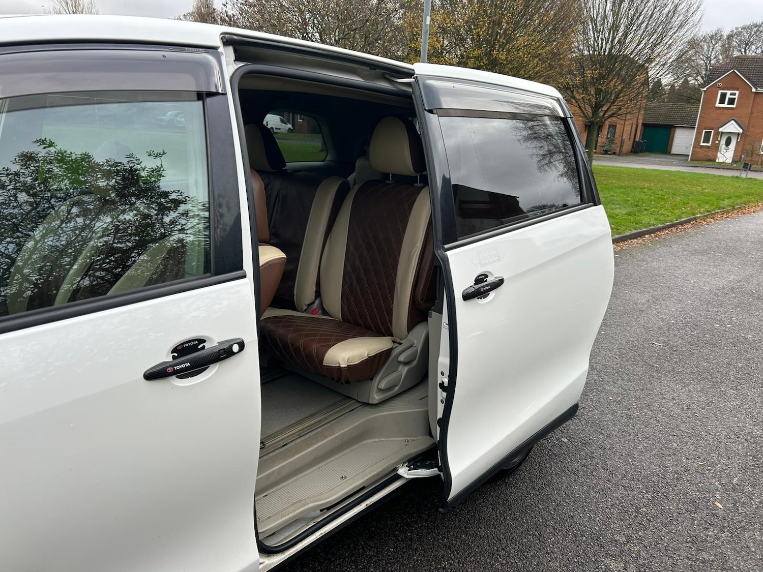 Used Toyota Estima 2020 for sale - 76741503: Photo 19