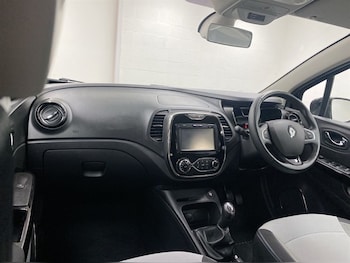 Used Renault Captur 2017 for sale - 79375535: Photo